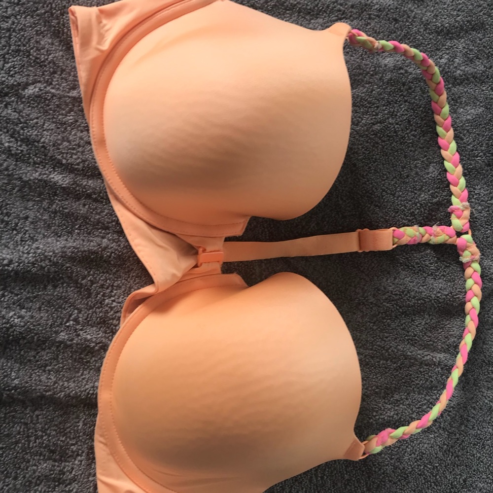 Victoria secret bra 38D